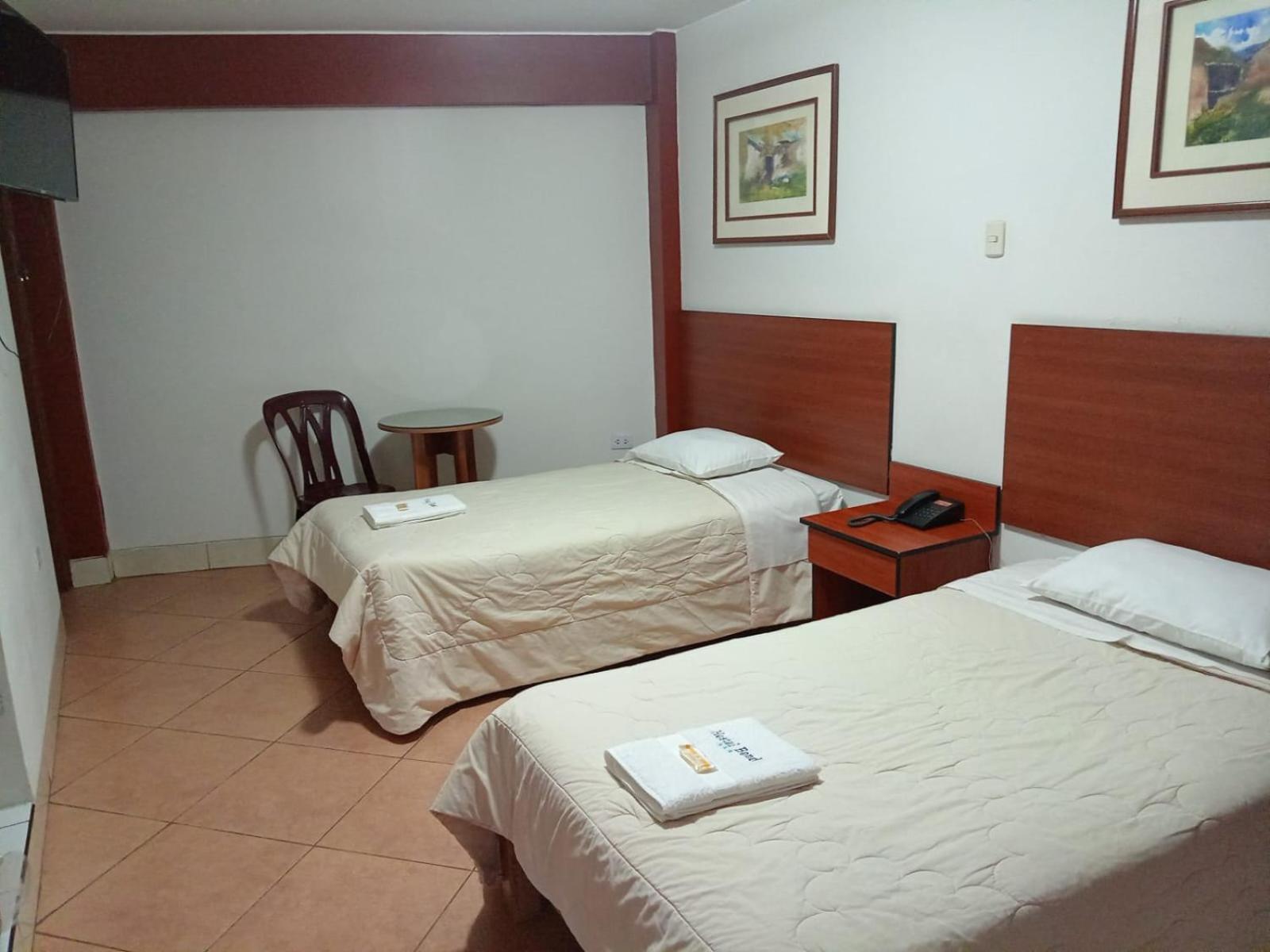 Hostal Bond Уарас Экстерьер фото