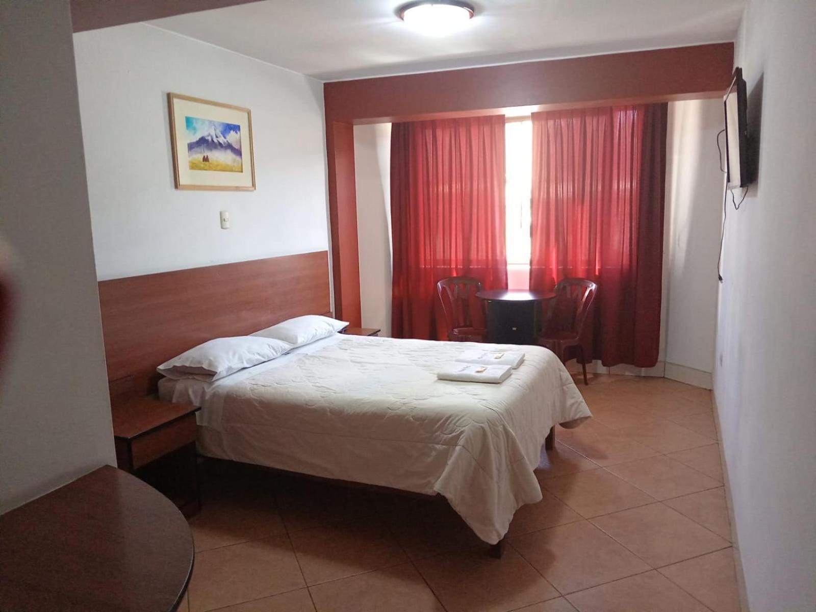 Hostal Bond Уарас Экстерьер фото